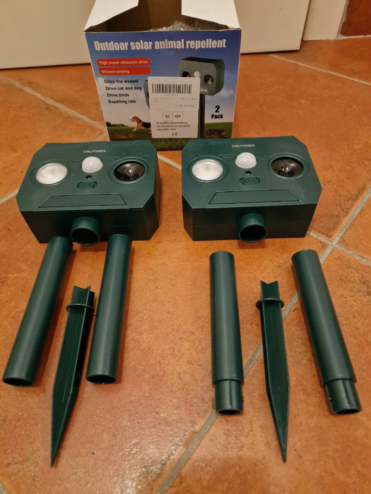 Ahuyentador de Plagas Ultrasónico Solar con Sensor PIR (1 Unidad)