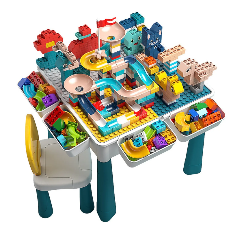 Mesa de juego con silla y 102 piezas  de lego