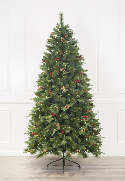 Árbol navideño con piñas, frutos rojos y follaje realista