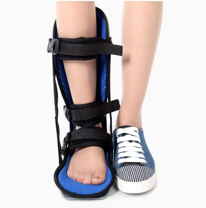 Férula ortopédica para pie y tobillo con correas ajustables
